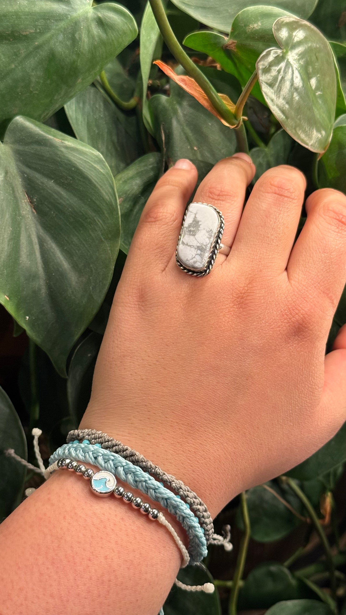 White howlite stone Adjustable ring