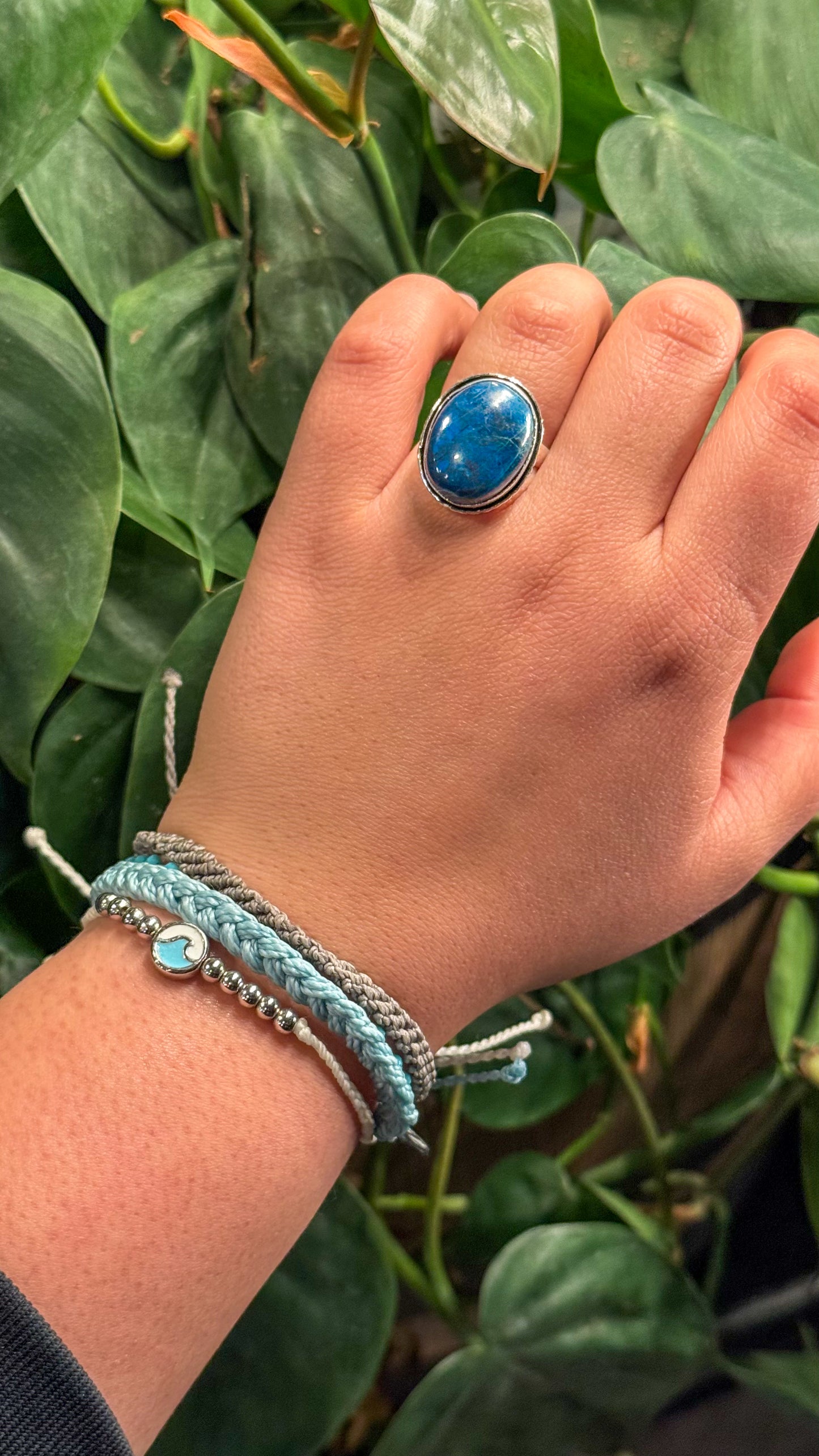 Apatite stone adjustable ring