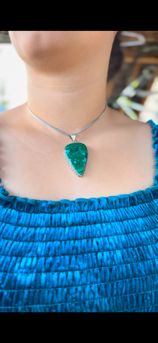 Malachite pendant necklace