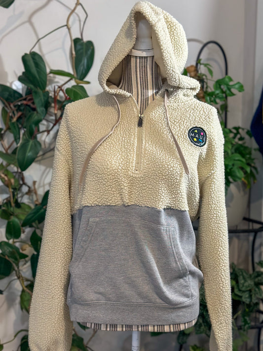 Vans/Maui sweater size small