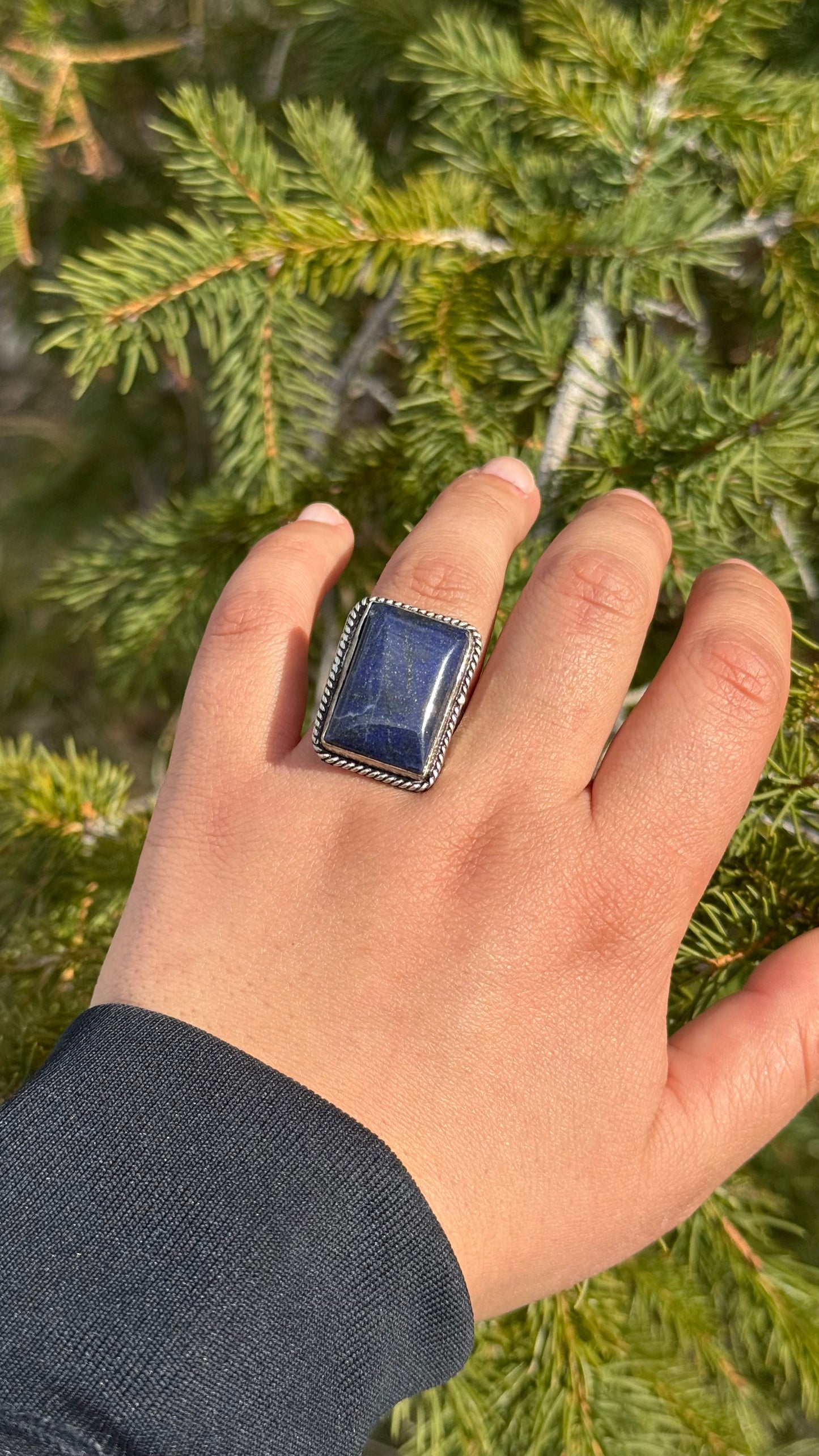 Adjustable blue lapis lazuli ring