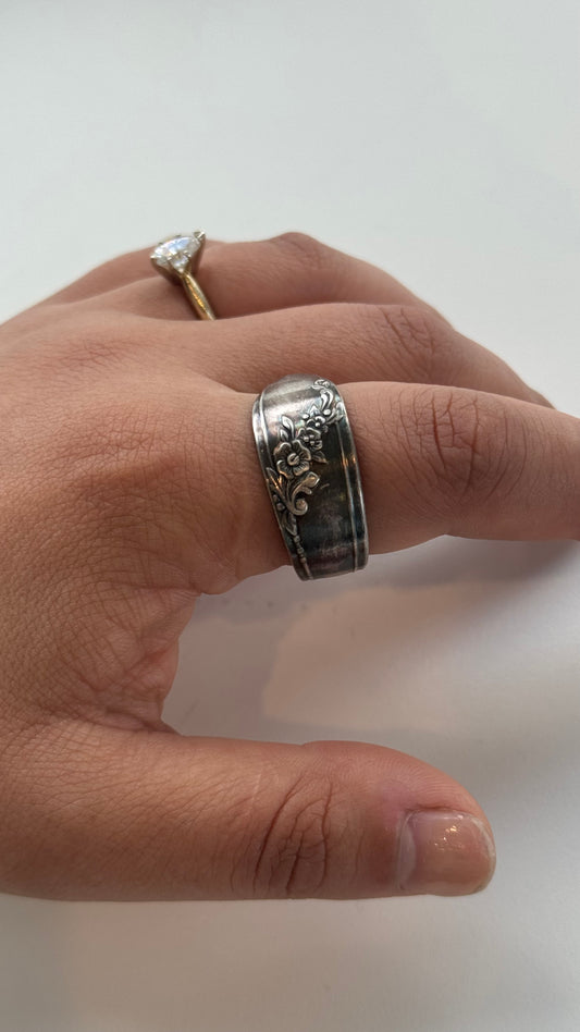 Spoon Ring Queen Bess Violet Flowers