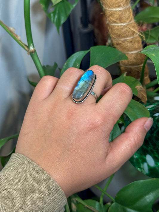 Size 7.5 labradorite stone ring