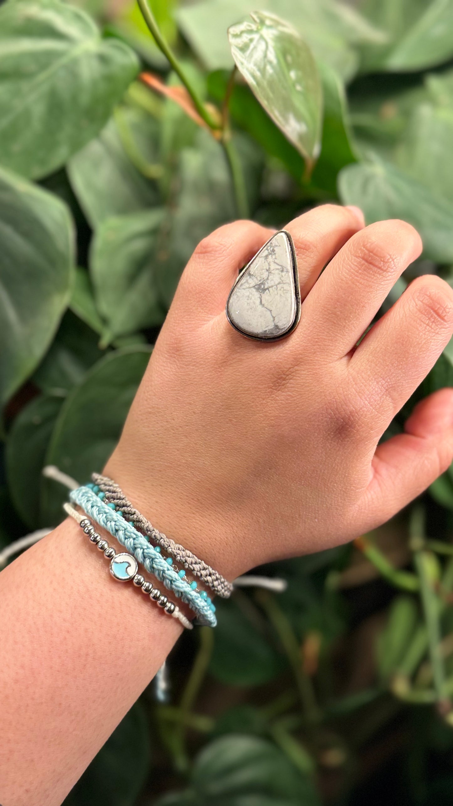 White howlite stone Adjustable ring