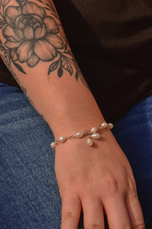 Pearl bracelet